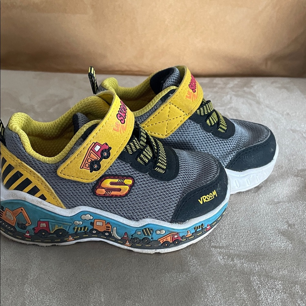Skechers Kids' Gray and Yellow Sneakers with Fun Graphics